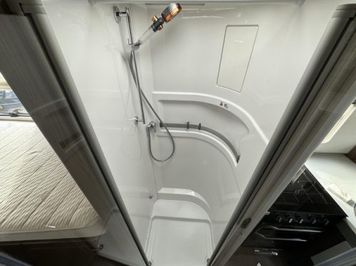 Hymer BML-I 780 BOVENKASTEN+LUCHTVERING! foto: 16