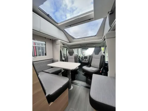 Adria Coral Plus 670 SC - QUEENSBED foto: 10