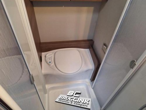 Knaus L!ve Ti 650 MF Frans Bed photo: 10