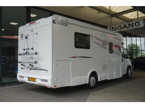 Rimor Seal 69 PLUS Queens bed. 5 seat belts photo: 13