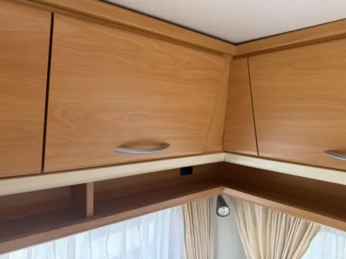 Chateau Caratt 390 + awning photo: 4