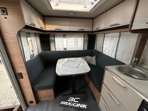 Knaus Sport 450 FU FRANZ&Ouml;SISCHES BETT Fu&szlig;bodenheizung Foto: 2