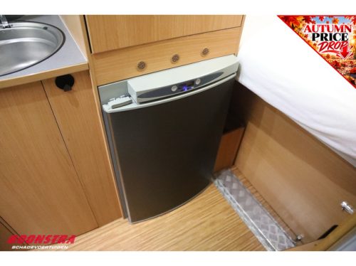 Adria Twin 2.3 M. Jet Querbett Mittelk&uuml;che L&auml;ngssitzbank Klimaanlage Foto: 21