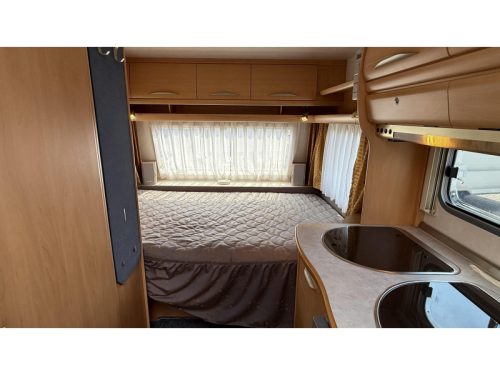 Fendt Saphir 470 F transverse bed dinette toilet photo: 10