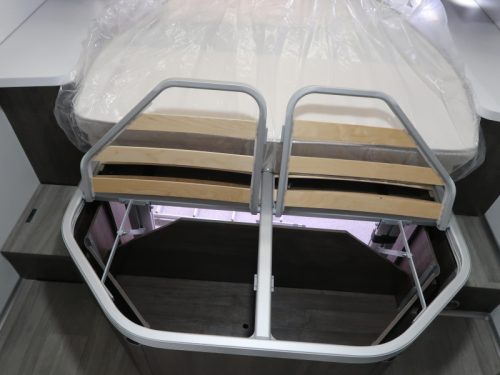 Benimar Cocoon 496 QUEENS BED Foto: 5