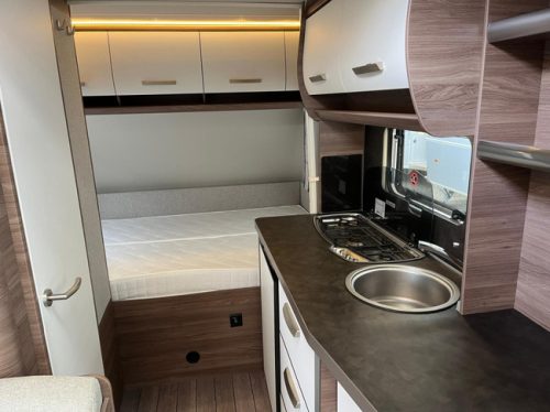 Knaus Sport Silver Selection 420 QD Transverse bed 210cm Mover photo: 5
