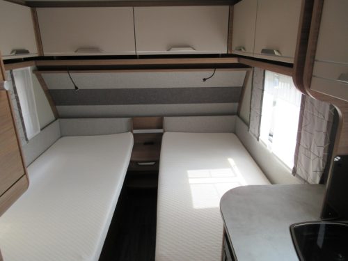 Knaus Sport 500 EU MOVER AND THULE AWNING photo: 4