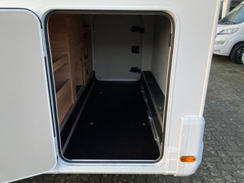 Weinsberg CaraSuite 650 MEG automatic, single beds + pop-top roof photo: 25