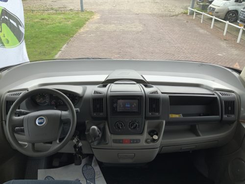 Hymer    B 674 SL   2.3 M. 130 PK  Vollintegriert, 4 Schlafpl&auml;tze  4 Gurte  , Einzelbetten, Hubbett, Motor-Klimaanlage, Bj.2008 &bdquo;Ihr Wohnmobil-Verkaufsvermittler Marum Camper Zentrum on the road Foto: 20