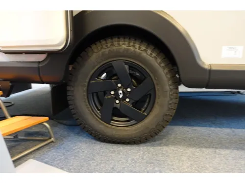 Adria Action Sport 391 LH 'Off-road' und komplett Foto: 5