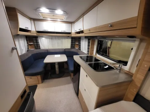 Dethleffs Camper 450 FR Rangierhilfe, Zelt, Markise  Foto: 5