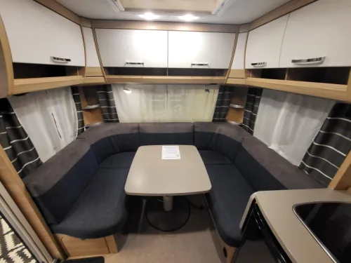 Dethleffs Camper 450 FR Rangierhilfe, Zelt, Markise  Foto: 6