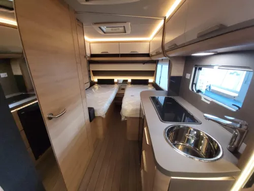 Knaus Sudwind Black Selection 500 EU disponible en stock photo : 8