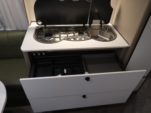 Dethleffs C'go Active 495 FR GER&Auml;UMIGE AUFTEILUNG UND HOHER K&Uuml;HLSCHRANK Foto: 1