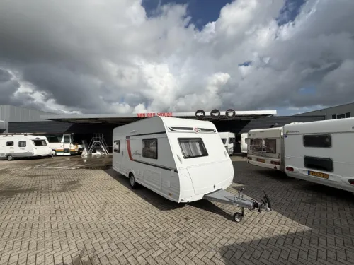 B&uuml;rstner Averso Plus 500 TS AWNING/POP-TOP ROOF/6 BERTHS
