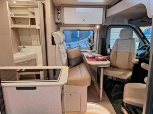 B&uuml;rstner Delfin C 621 SINGLE BEDS + TOW HITCH photo: 7