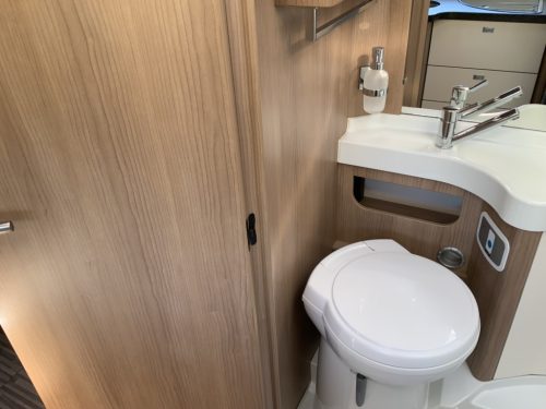 Carthago Malibu I 460 AUTOMATIC 150 hp Integral, Length-beds & Pull-down bed, Garage, Engine air conditioning, Roof air conditioning, Level System, Camper centrum on the road Marum photo: 22