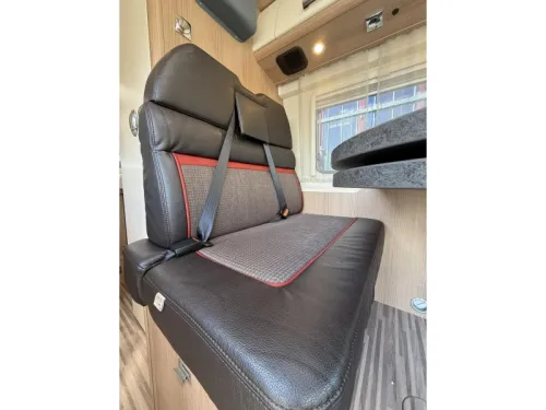 Malibu Van 640 LE Erster NL Besitzer Foto: 11
