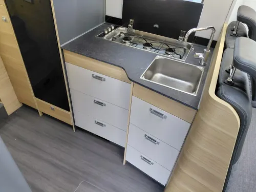 Adria Coral XL 660SL Level airco Foto: 16