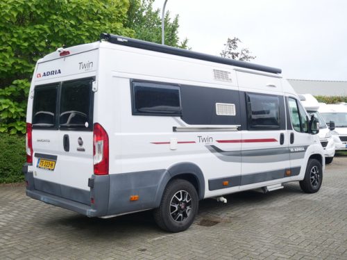 Adria Twin 640 SLX, L&auml;ngsbetten, Koni Sto&szlig;d&auml;mpfer, Bearlock Foto: 23