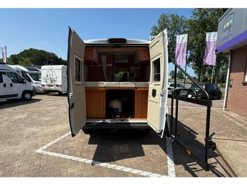 Hymer Grand Canyon CL 4 berths photo: 3