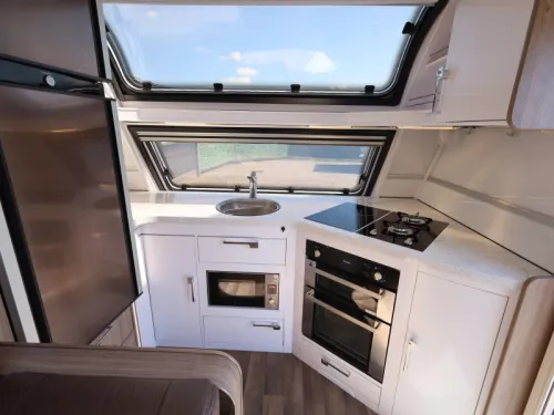 Kabe Imperial 740 TDL FK King Size u.a. Dachklimaanlage Nivelliersystem Foto: 6
