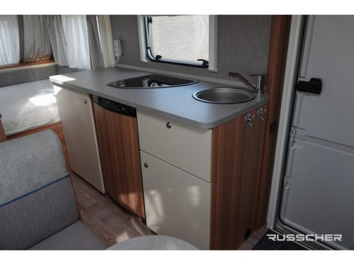 Weinsberg CaraOne 420 QD Wohnwagen | Go2 Rangierhilfe | Sch&uuml;ssel | Heizung | Dusche | Toilette | Markise | Vorzelt | Fahrradtr&auml;ger foto: 9