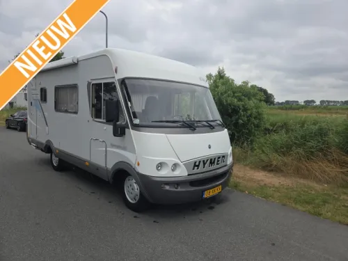 Hymer B klasse 544 Spacious seating area photo: 0