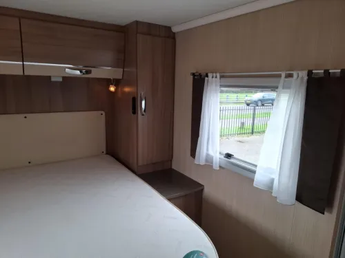 Pilote Adventure 736 T 130PS Queensbed Hubdach Foto: 8