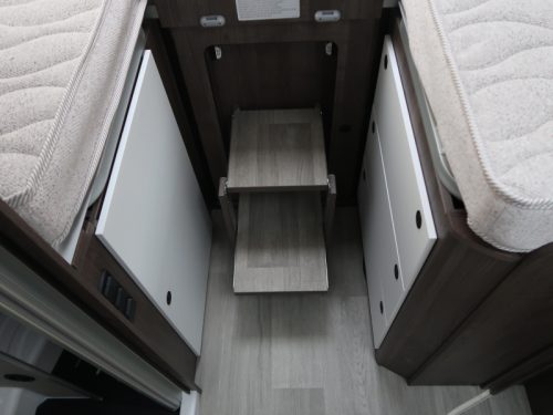 Benimar Cocoon 463 VORTEIL 11.680, AUTOMAAT Foto: 9