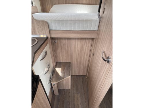B&uuml;rstner Travel Van T 590 - compact 599 cm  photo: 13