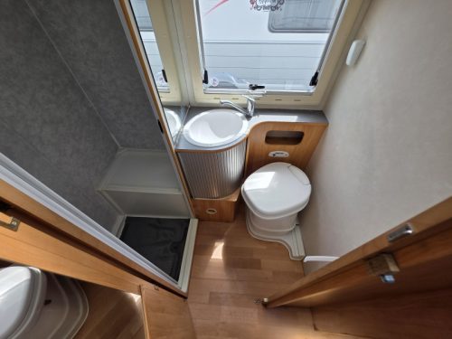 Adria Coral Select Single beds 2.8 AUTOMATIC photo: 16