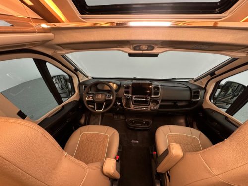 Malibu Van First Class Two Rooms 640 LE RB Charming GT Skyview Foto: 10