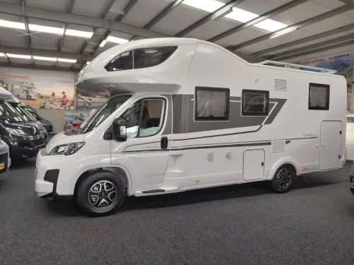 Adria Coral XL 660SL Level Airco Foto: 1