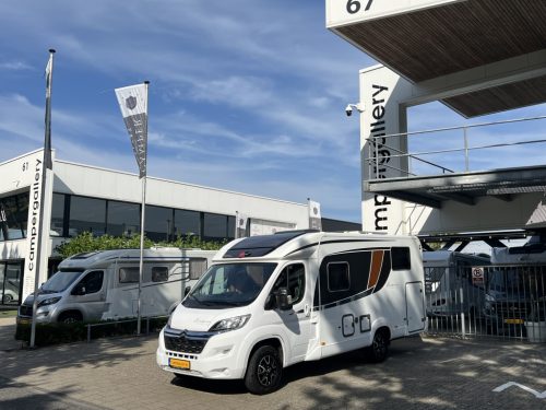 B&uuml;rstner Travel Van T620 Harmony line SINGLE BEDS TOW HITCH photo: 3