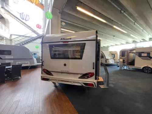 Knaus Sudwind Black Selection 460 EU de f&aacute;brica muy completo foto: 4
