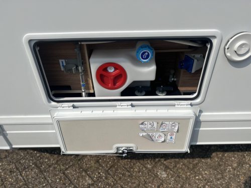 Weinsberg CaraSuite 650 MF AUTOMAAT FH05 5 plazas  foto: 18