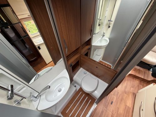 Hymer Exsis-T 578 EXP LEVELSYSTEEM Foto: 13