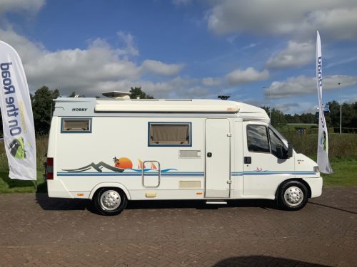 Hobby 550 2.5 TDI 115 PS Teilintegriert, Servolenkung, Etagenbett hinten, Essecke, I. G. Z. St., Km. 137.547 Bj. 1997 Wohnmobilzentrum on the road Marum Foto: 11