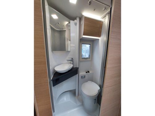 Adria Matrix 600 SL L&auml;ngsbett/Hubbett/TV/Batterie Foto: 14
