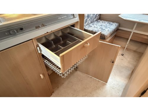 Adria Optima 425 TK 2x seating group fixed toilet photo: 9