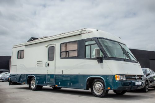 Triple E Commander A2901E CamperVan / AIR CONDITIONING / SOLAR PANELS / GARAGE / TOILET / SHOWER / KITCHEN !