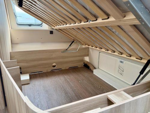 Hobby De Luxe 460 UFE Franz&ouml;sisches Bett & Rundsitzgruppe! Foto: 11