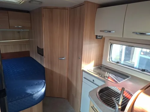 Challenger Genesis 38 complete and spacious Motorhome  photo: 15