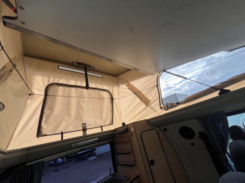 Westfalia Nugget Hubdach 4 Schlafpl&auml;tze. K&uuml;hlschrank Anh&auml;ngerkupplung Komplett ausgestattet. Foto: 18