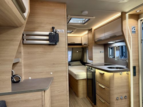 Knaus Sudwind 60 Years 460 EU E-Power super complete photo: 8