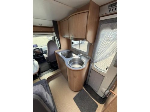 B&uuml;rstner Harmony 590 2.8 - AIRCO + SCHOTEL  Foto: 16