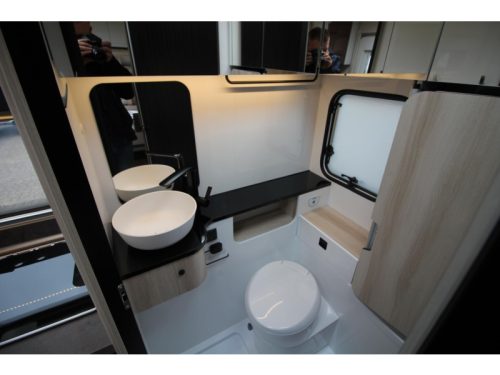 Hobby De Luxe 460 SFF Queensbed  photo: 21