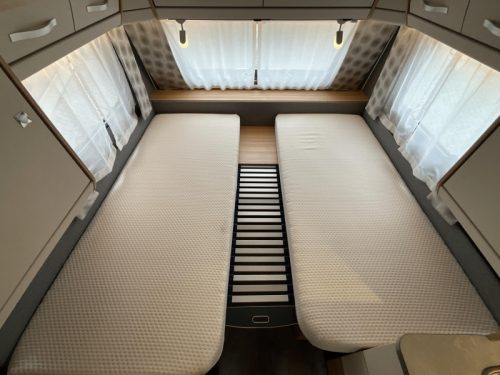 Dethleffs Camper Avantgarde 460 EL FULL OPTIONS-SINGLE BEDS  photo: 10