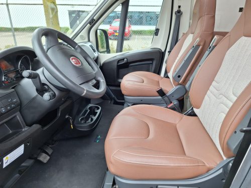 B&uuml;rstner Travel Van 620 T 9G AUTOMAAT-COMPACT MODEL Foto: 13